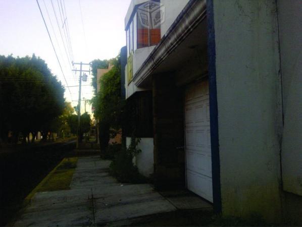 Casa ubicada de 4 recamaras en la 22 sur