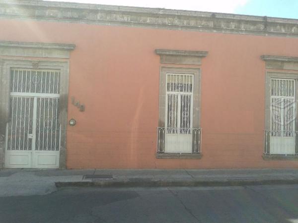 CASA estilo colonial en el centro de la ciudad