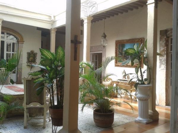 CASA estilo colonial en el centro de la ciudad