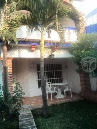 Casa sola en , muy cerca Plaza Los Cedros