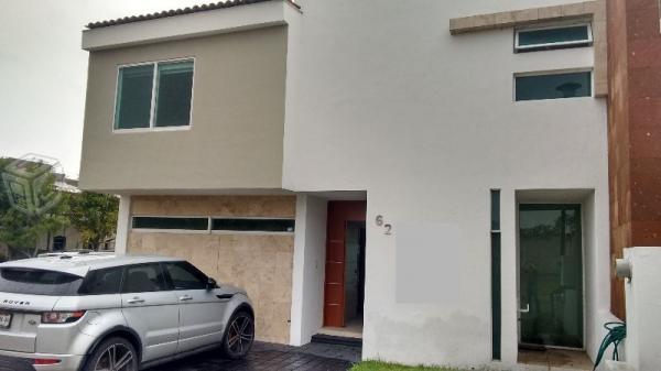 Casa en VENTA de OPORTUNIDAD en fracc. Del Pilar