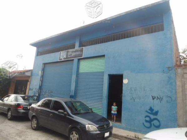 Taller ó Bodega con Local Comercial 240m2