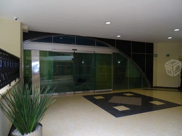 CENTRO COMERCIAL ARMAND LOCAL DE 1000m2