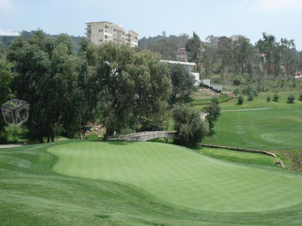 Espectacular terreno al campo de golf bosque real