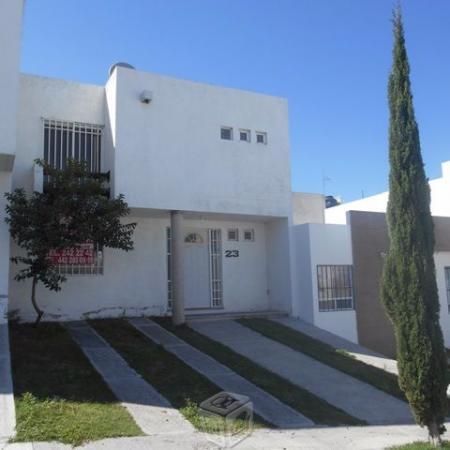 CASA EN VENTA FRACC MISION STA SOFIA (x Candiles)