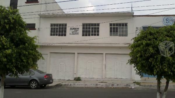 Edificio sobre av. con uso de suelo bien, ubicado