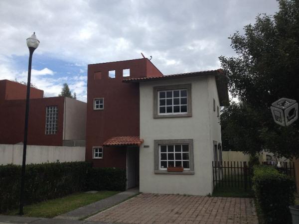 Casa en Renta en Villas del Campo de 3 Recámaras