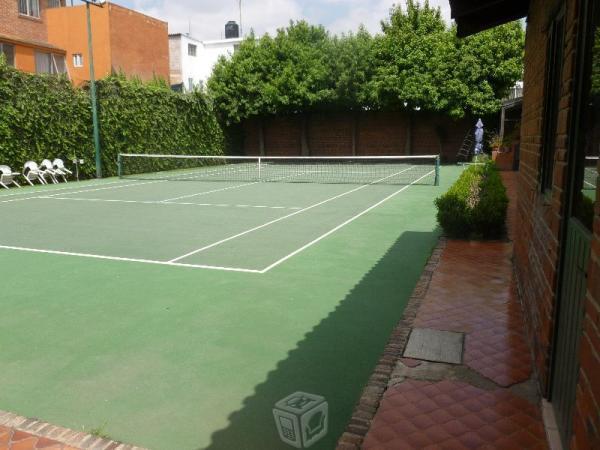 Residencia Echegaray con Alberca y Cancha de Tenis