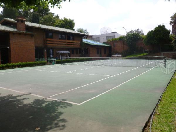 Residencia Echegaray con Alberca y Cancha de Tenis