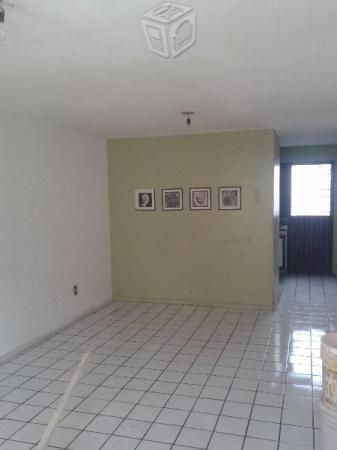 Casa habitación bien ubicada av. Almería 562-25