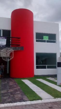 Moderna casa en Juriquilla LA CONDESA