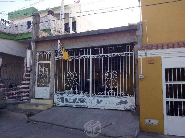 Casa muy amplia a unas cuadras de ejército mexican