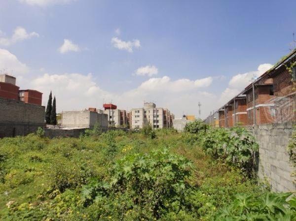 Terreno a 2 cuadras del metro La nopalera