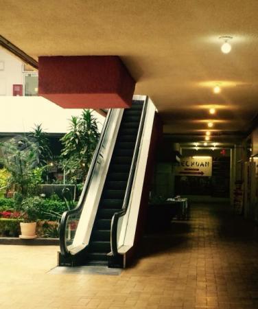 Fuentes del Pedregal Local de 94 m2