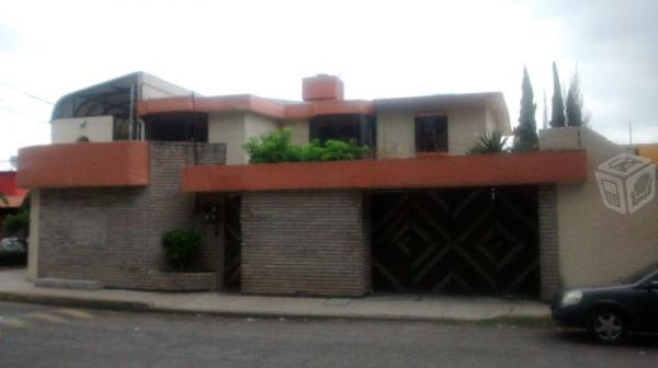 Amplia Casa en 2 Secc Villa de Las Flores Coacalco