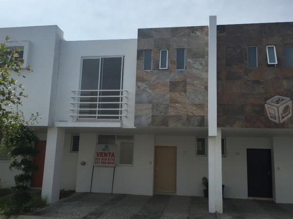 casas zona valle real , frente base aerea