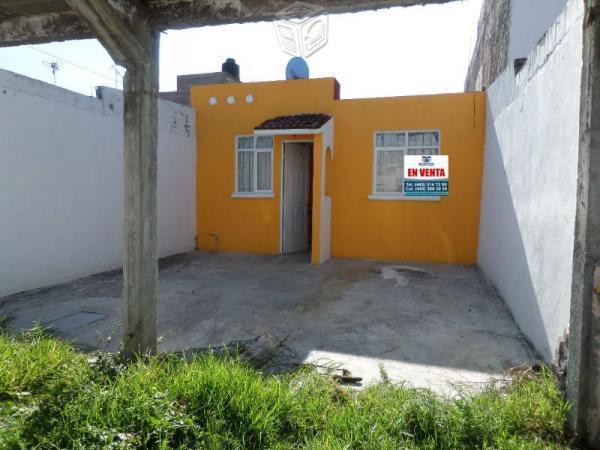 Bonita casa de una planta en Col. Mariano Abasolo