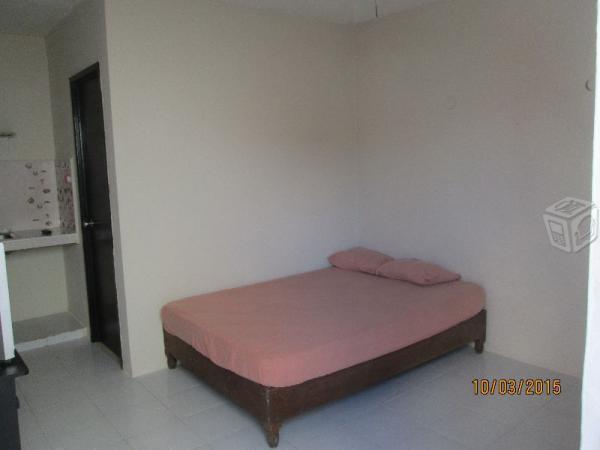 Cuarto con cama, cocineta, 1 rec. baño, pensiones