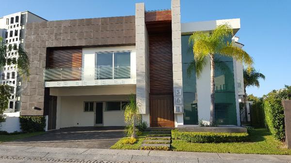 Hermosa Residencia en valle real