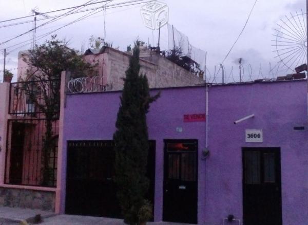 Se vende casa a una cuadra de la avenida guadalupe