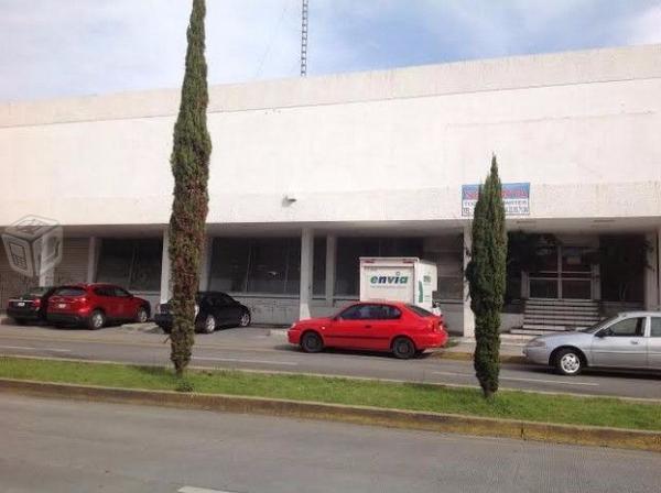 Rento edificio muy amplio en avenida periodismo