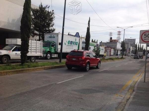 Rento edificio muy amplio en avenida periodismo