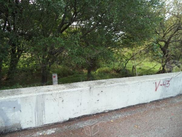 Terreno sobre autopista