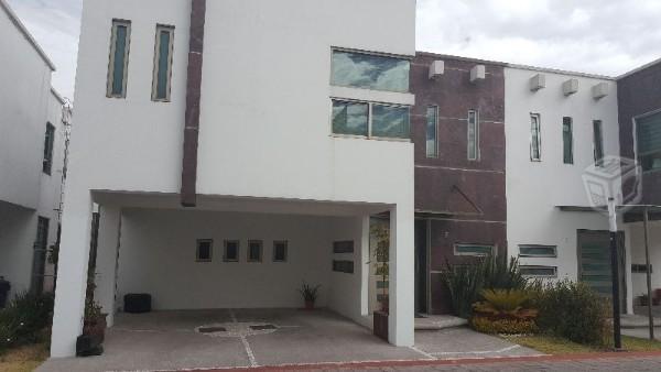 Hermosa casa totalmente amueblada en residencial