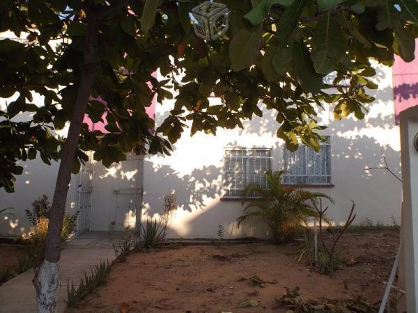 Casa de dos niveles en san agustin