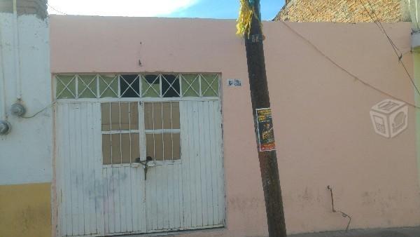 Local y casa en el centro de tonala