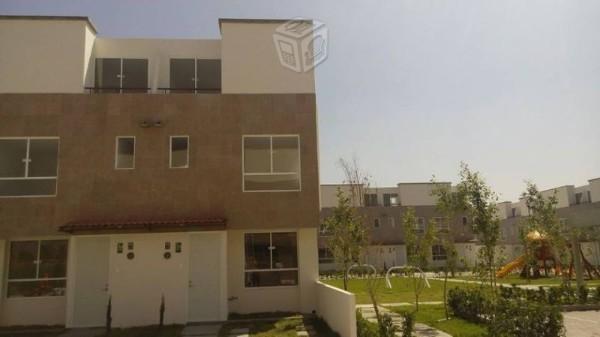 Exclusiva vivienda nueva 35 min Sta Fe