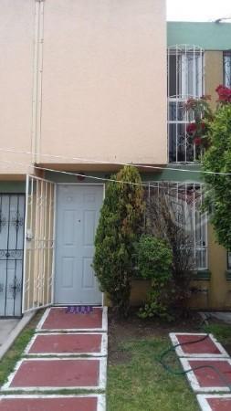 Casa en buenas condiciones en calle abierta
