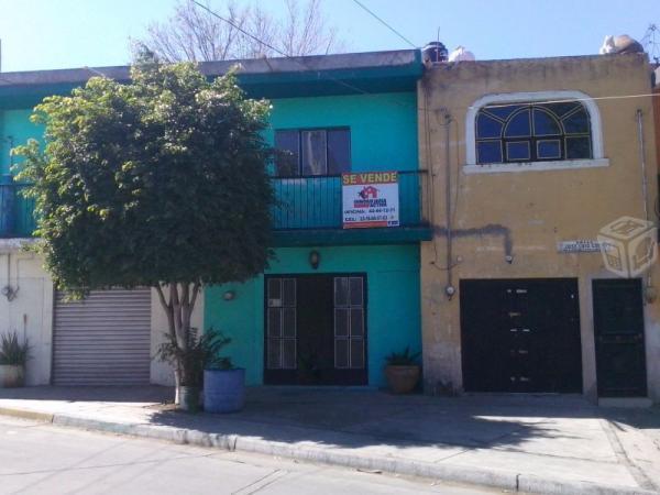 Casa Jose Luis Cuevas 54, 2 niveles. Lomas de Tlaq