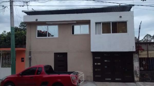 Hermosa casa con alberca de dos niveles