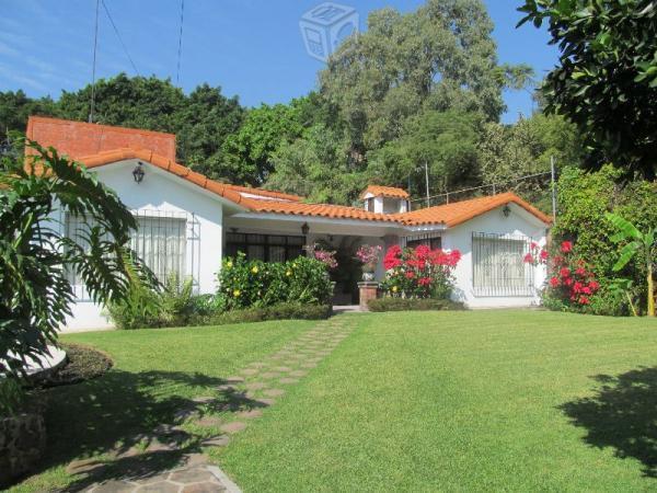 Linda casa de una planta en privada, Vista Hermosa