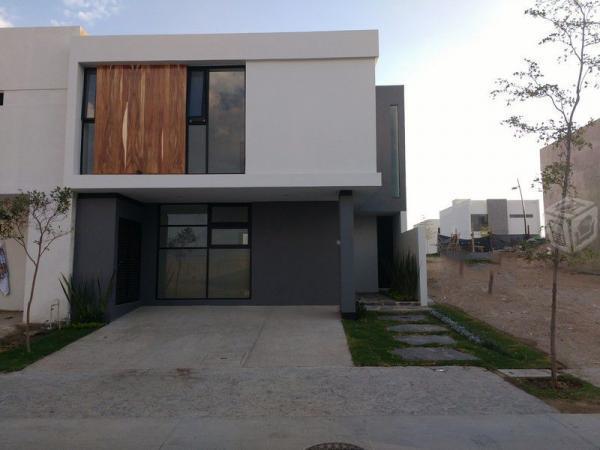 Casa en coto con alberca y terraza hab planta baja