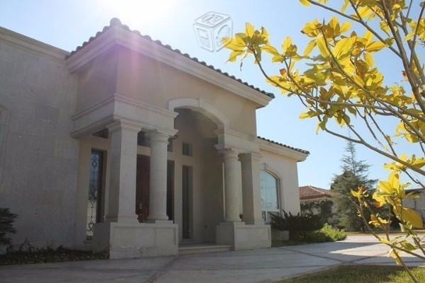 Residencia de lujo de una planta en Las Cabañas