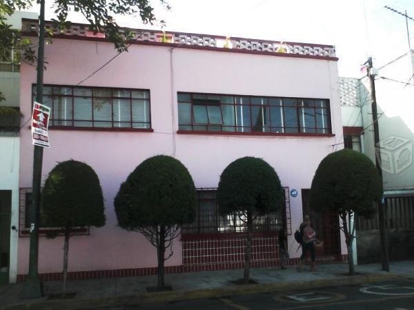 Casa en claveria con amplios departamentos