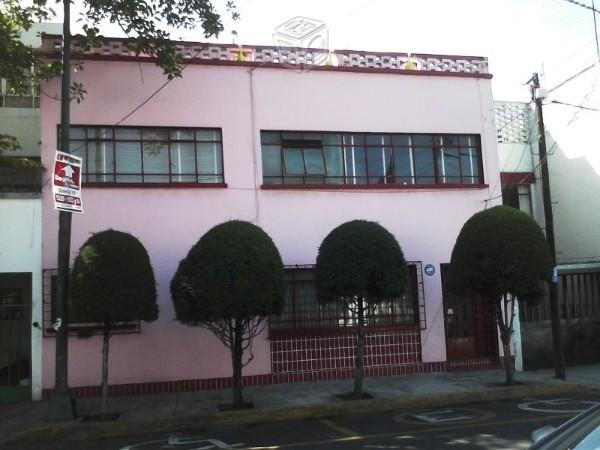 Casa en claveria con amplios departamentos