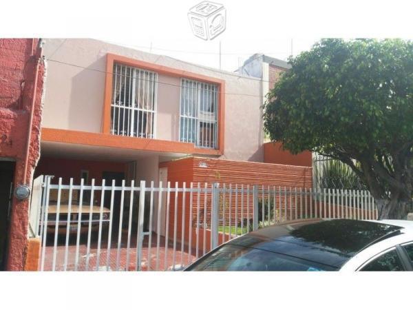 Bonita Casa en Venta en Jardines Del Country, Guad