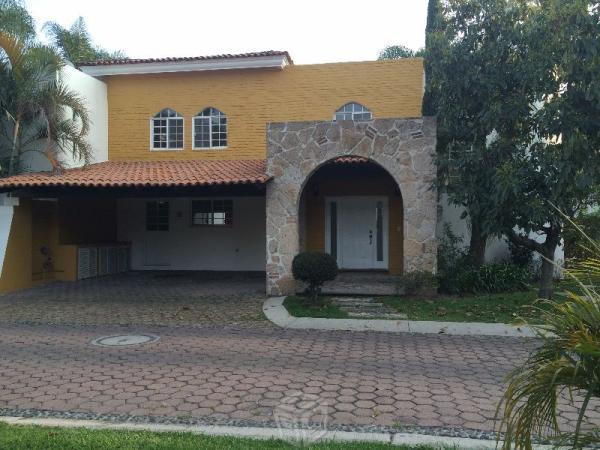 Bella Residencia en venta en coto las fuentes