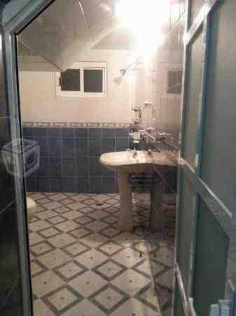 Bonita casa en venta con 2 departamentos