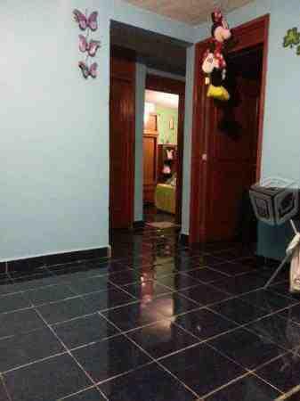 Bonita casa en venta con 2 departamentos
