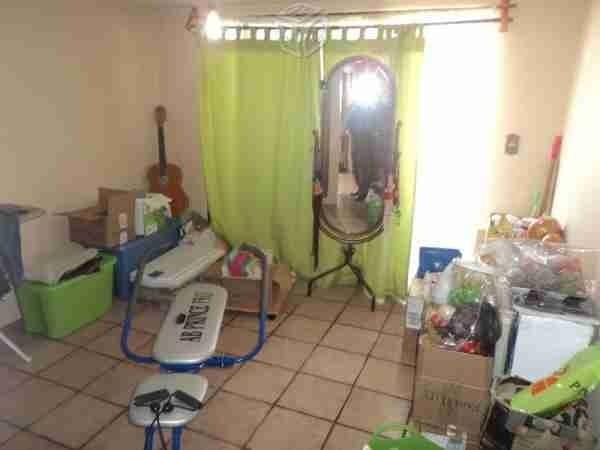 Casa en Calle cerrada con excelentes espacios