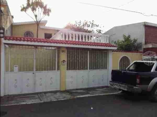 Hermosa casa en la colonia jardín