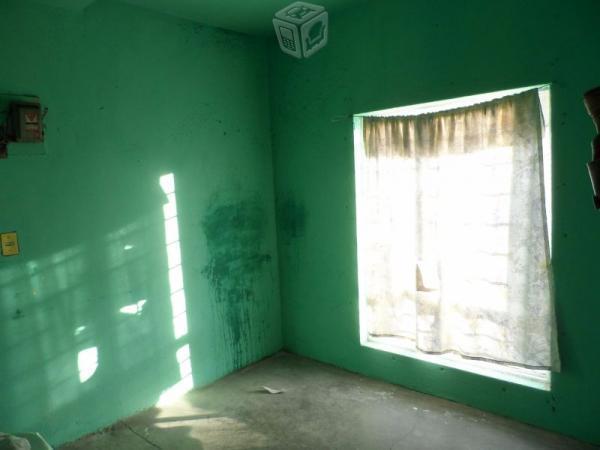 Casa remodelada con 2 asesorías sobre avenida