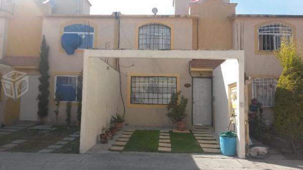 Preciosa casa con barda perimetral en las americas