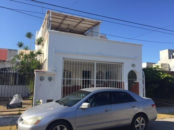 Hermosa casa tres recámaras, jacuzzi