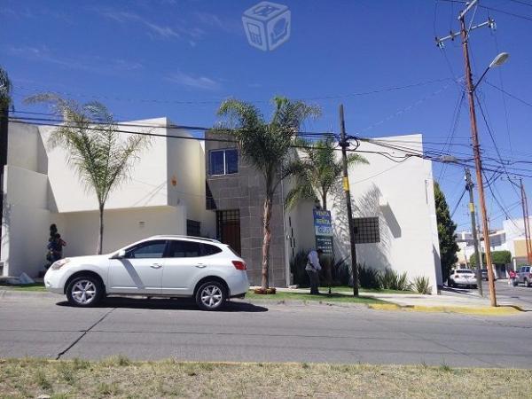 CASA EN VENTA en LOMAS 4ª SECC. T= 170m2; C= 240m2