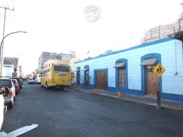 Oficinas/ bodega con estacionamiento en el centro